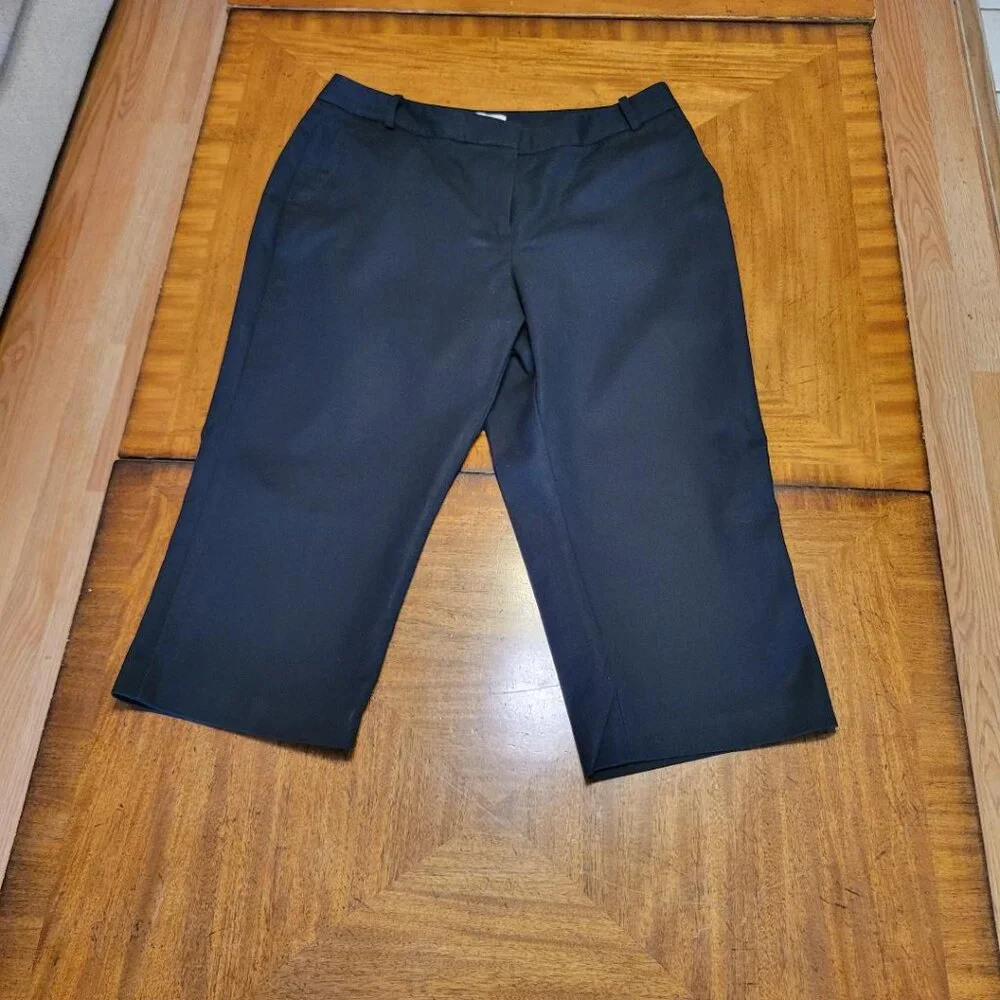 LOFT Black Wide Leg Capri Pants